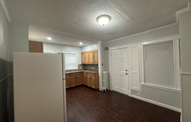 3 beds, 1 bath, 2,448 sqft, $3,450, Unit 2