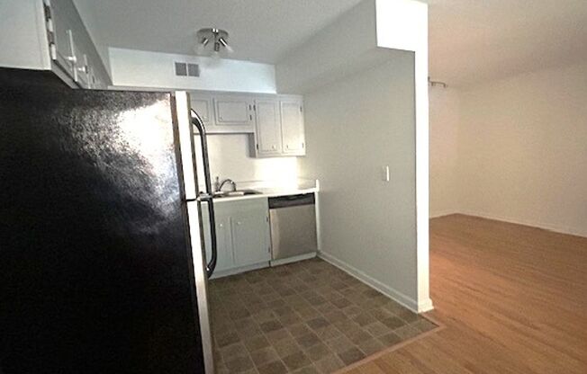 1 bed, 1 bath, $1,400