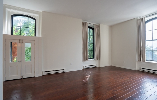 68 BALDWIN ST