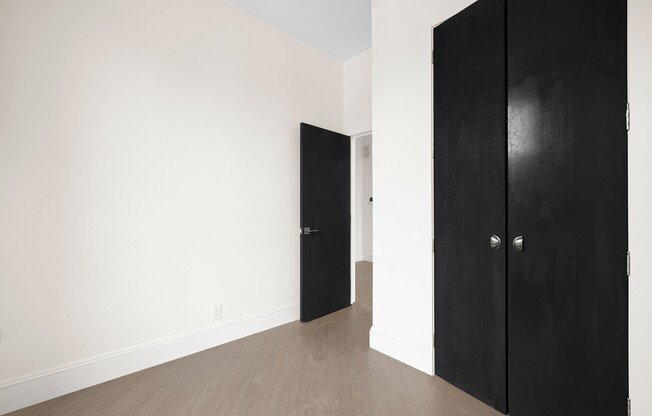 2 beds, 1 bath, $6,000, Unit 16
