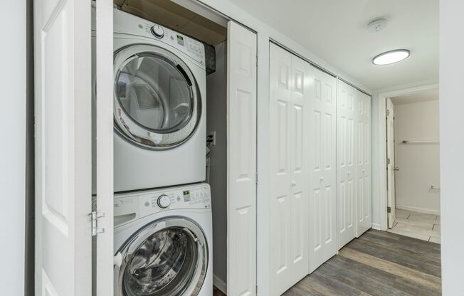 1 bed, 1.5 baths, 1,274 sqft, $1,795, Unit 1429-1