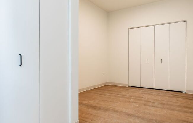 Studio, 1 bath, 484 sqft, $2,670, Unit 225