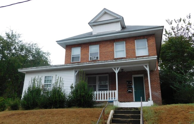 601 B E. Broadway, Hopewell - Second Floor Apartment
