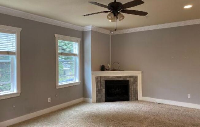 New Paint & New Carpet! 4 Bedroom Home Near Seahawks Training Camp!!!