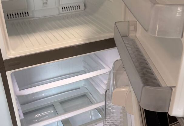 2 beds, 1 bath, 855 sqft, $1,049, Unit 3338-23