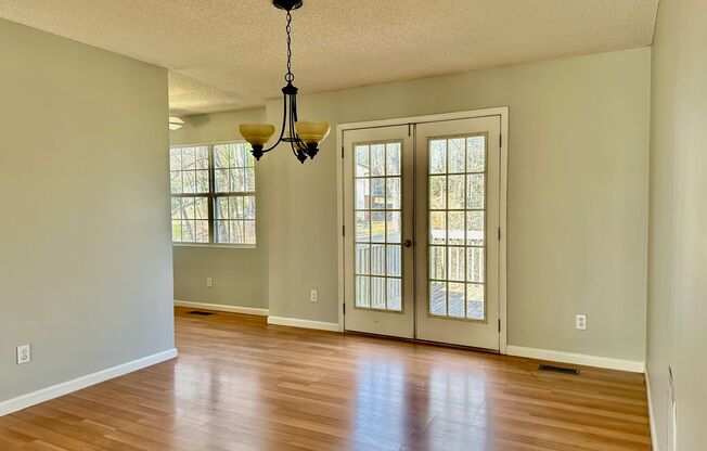 Dallas Rental-Ready for Immediate Occupancy!!