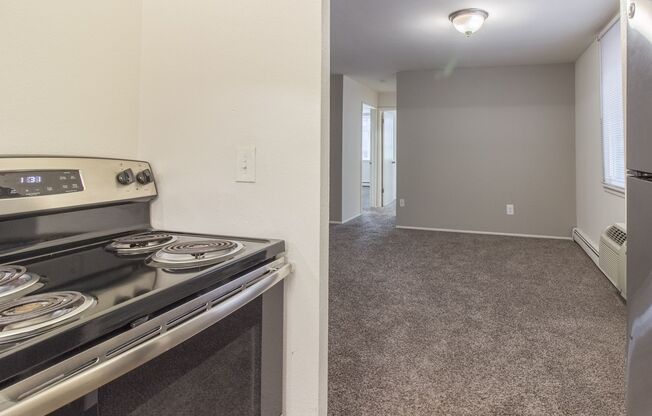 2 beds, 1.5 baths, 680 sqft, $1,350, Unit 317