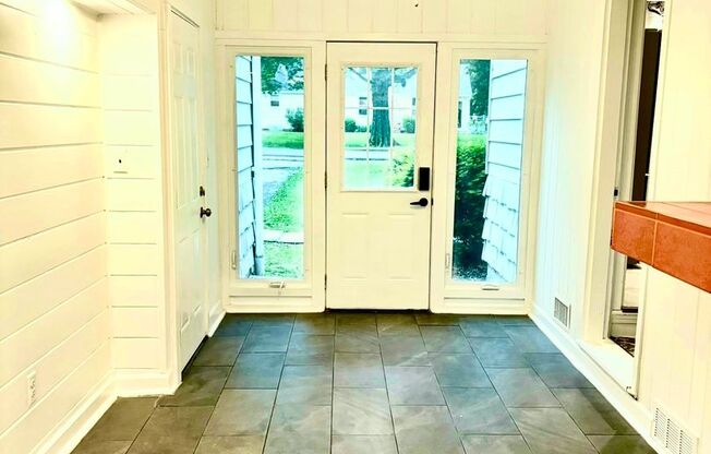 Charming 3-bedroom, 2-bath Cottage on a Spacious 1-Acre Lot.