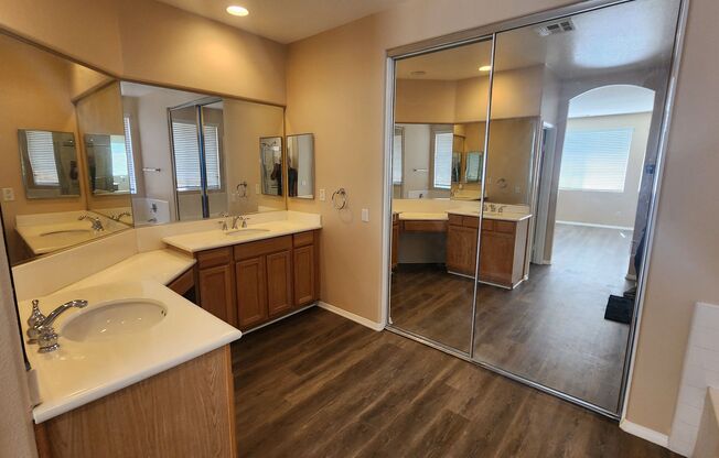 Gorgeous 5 Bedroom w/ Downstairs bedroom! New Paint. New Appliances.
