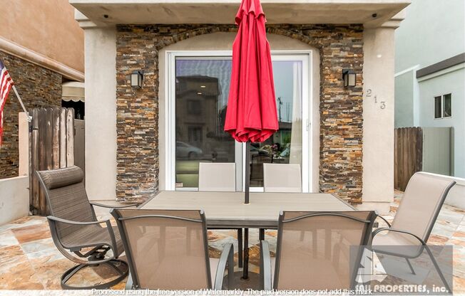 Gorgeous, Large downtown Huntington Beach Vacation Rental