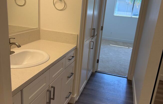 1 bed, 1 bath, 800 sqft, $2,245, Unit #41