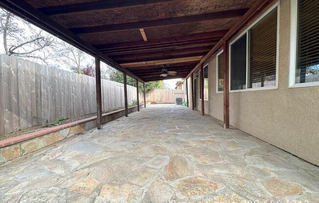 2555 CRESTMORE CIR