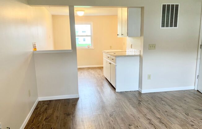 2 beds, 1 bath, 850 sqft, $925, Unit 2833