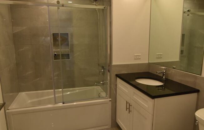 1 bed, 1 bath, 713 sqft, $3,200, Unit 3833-707