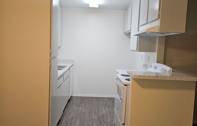 1 bed, 1 bath, 625 sqft, $2,015, Unit 121