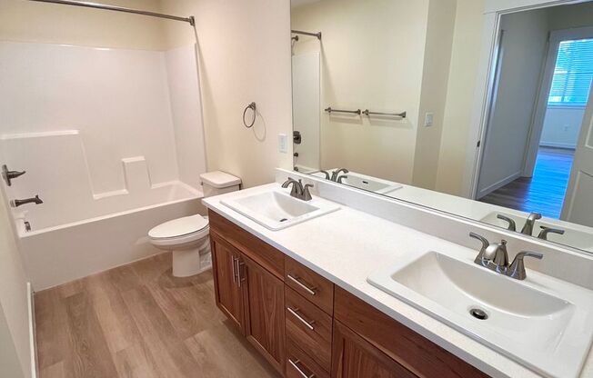 2 beds, 1 bath, $1,910, Unit E204