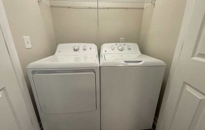 1 bed, 1 bath, 871 sqft, $1,450, Unit 2758-4 Pearl Remodel