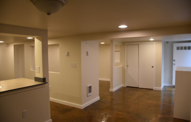 8360 WABASH AVE S
