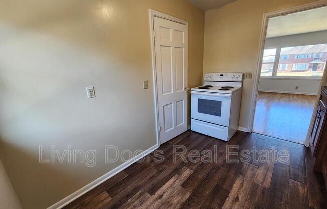 307 S 47 ST