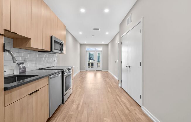 1 bed, 1 bath, 614 sqft, $2,120, Unit 618