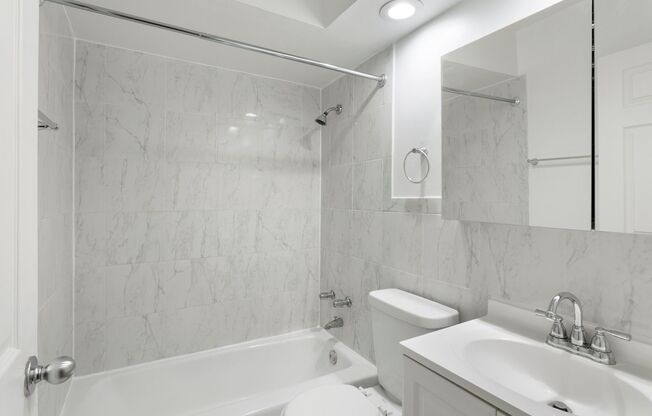 Studio, 1 bath, 275 sqft, $1,400, Unit 547