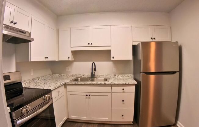 1 bed, 1 bath, 640 sqft, $1,075, Unit 1000F