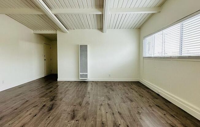 4115 Palmwood