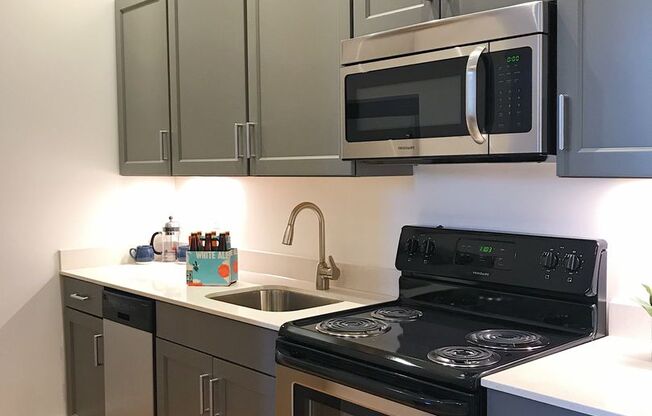 1 bed, 1 bath, $1,295, Unit Apt 302