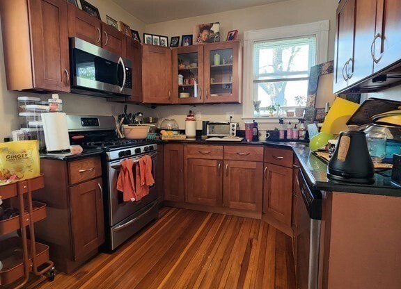 22 ROWELL ST