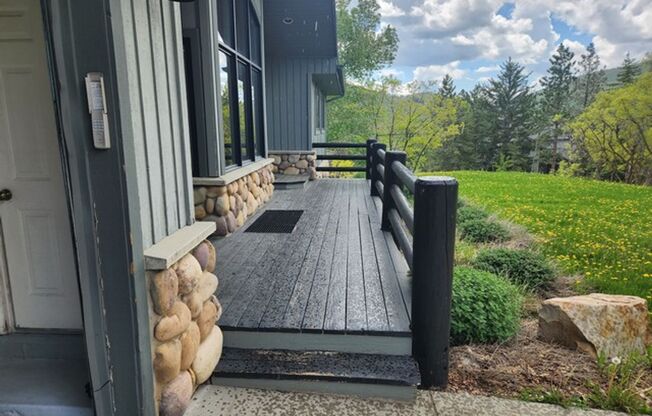 Large Private Luxury Home in Pinebrook  Estates