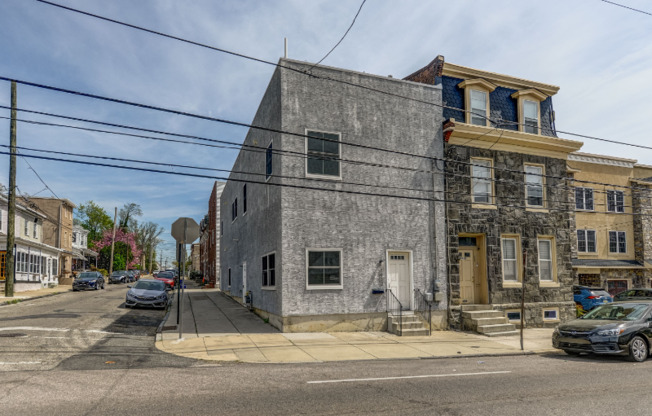 4417 MANAYUNK AVE