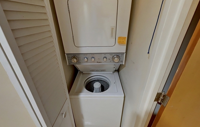 2 beds, 1 bath, 932 sqft, $3,950, Unit 005