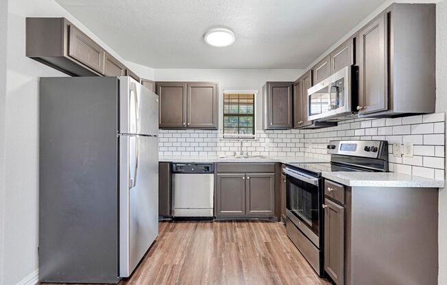 3 beds, 2 baths, 1,110 sqft, $1,495, Unit T350-101