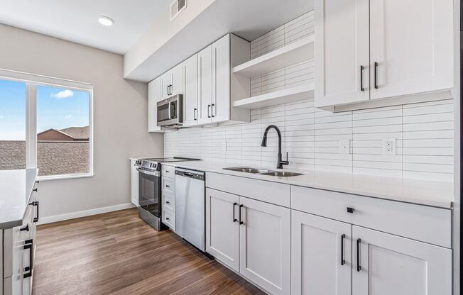 2 beds, 2 baths, 1,132 sqft, $2,000, Unit 3-300