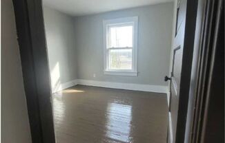 3 beds, 1 bath, $995