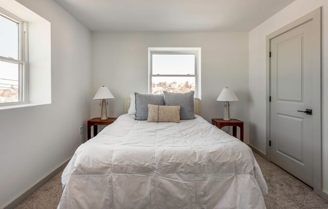 2 beds, 1 bath, $2,795, Unit 115