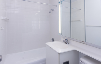 1 bed, 1 bath, $5,750, Unit 12E