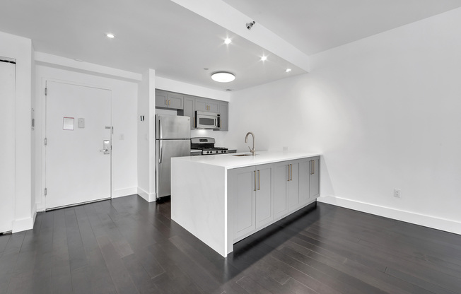 1 bed, 1 bath, 813 sqft, $4,500, Unit S1B
