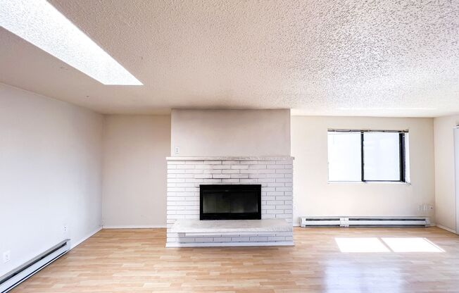 3 beds, 2 baths, 1,540 sqft, $4,895, Unit 400