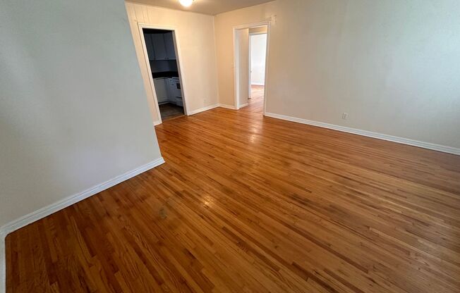 $750 - 2 bed 1 bath - Duplex