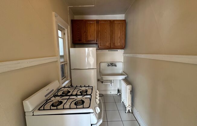 Studio, 1 bath, $820, Unit 408