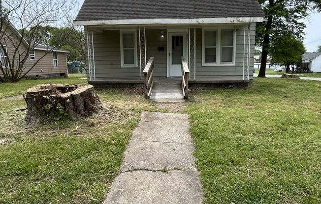REDUCED PRICE!  SUMMER MOVE-IN SPECIAL!!!!  Spacious 3 bedroom 1 bath home, with HUGE yard for family gathering. MOVE-IN READY!!!
