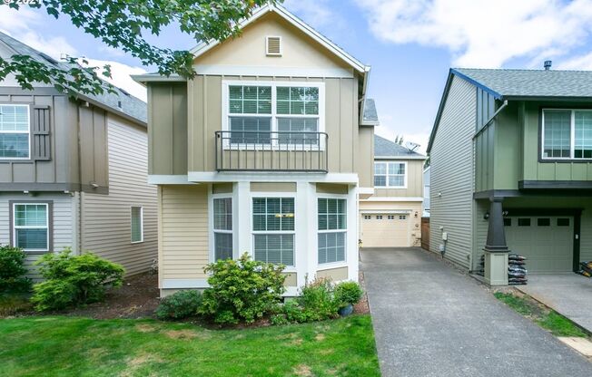 $900 off Rent Along with Free Internet for this Stunning 3-bedroom Home featuring a community pool!