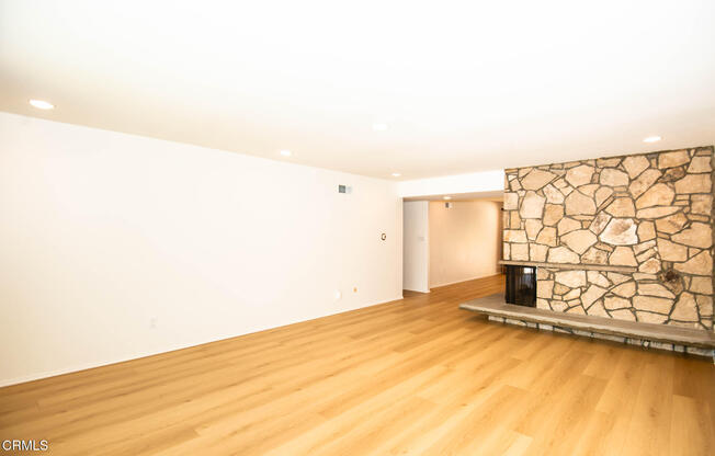 1101 LARKER AVE