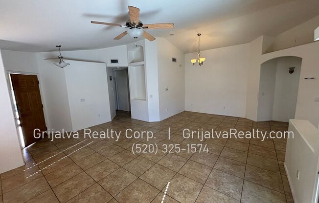 Beautiful 3 BR House in Gated Community ** MOVE-IN SPECIAL ** (I-10/Wilmot)