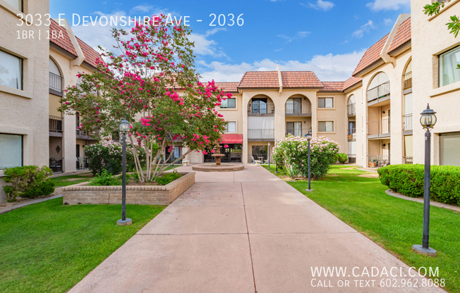 3033 E DEVONSHIRE Avenue