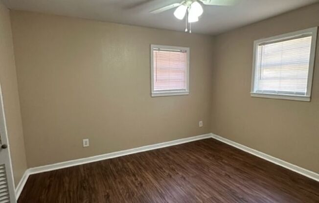 3 beds, 2 baths, $1,595