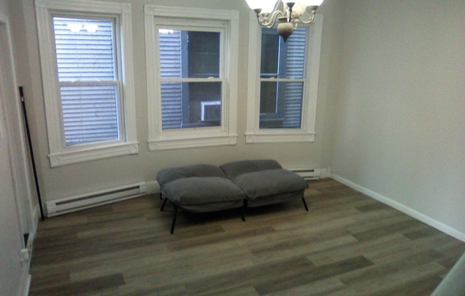325 CEDAR AVE