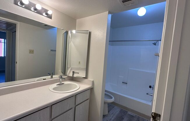 1 bed, 1 bath, 633 sqft, $1,440, Unit 206