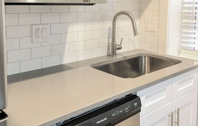 1 bed, 1 bath, 575 sqft, $2,595, Unit 2105-1